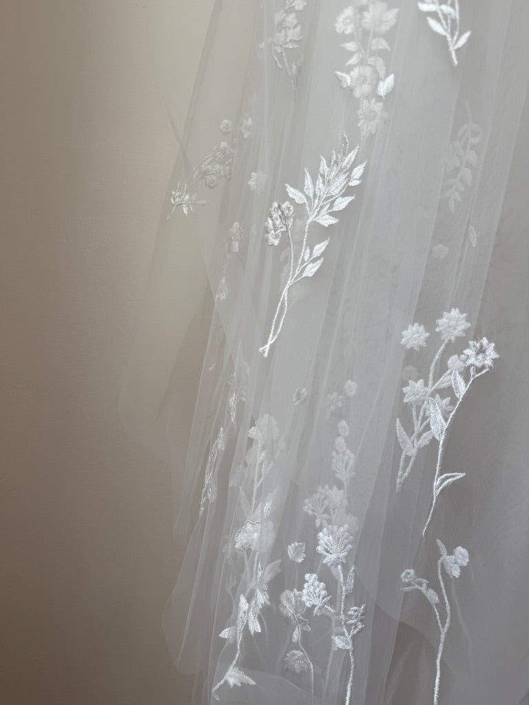 Archive Wildflower Scatter Abbey Wide Veil Floral White