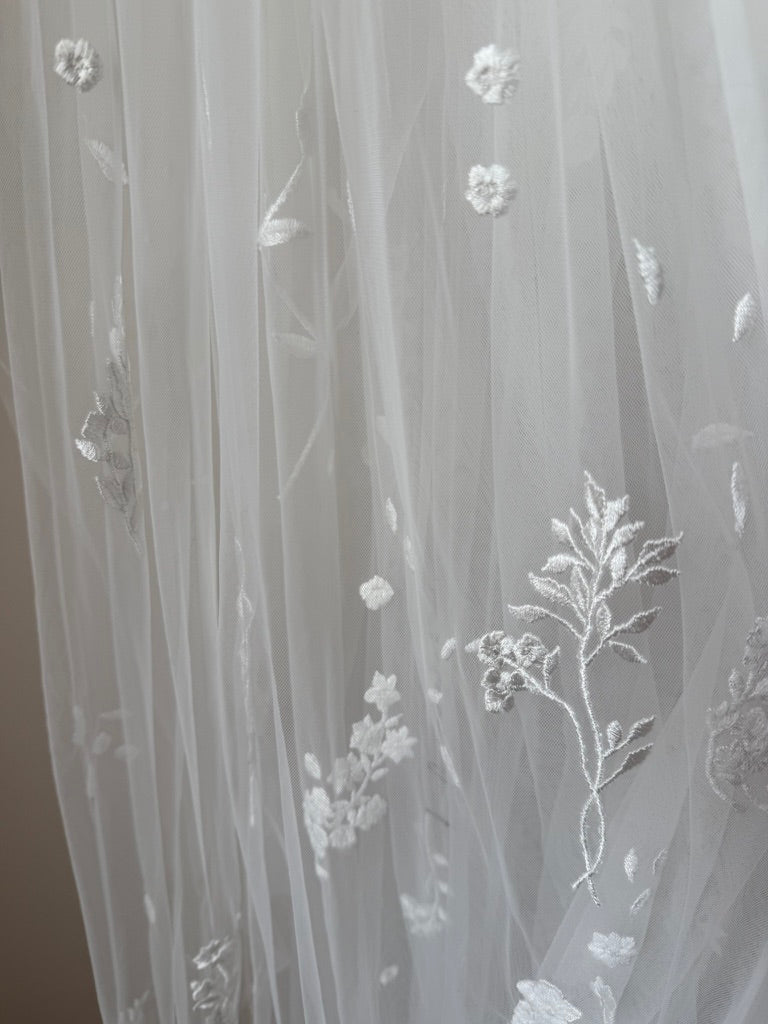 Archive Wildflower Scatter Abbey Wide Veil Floral White