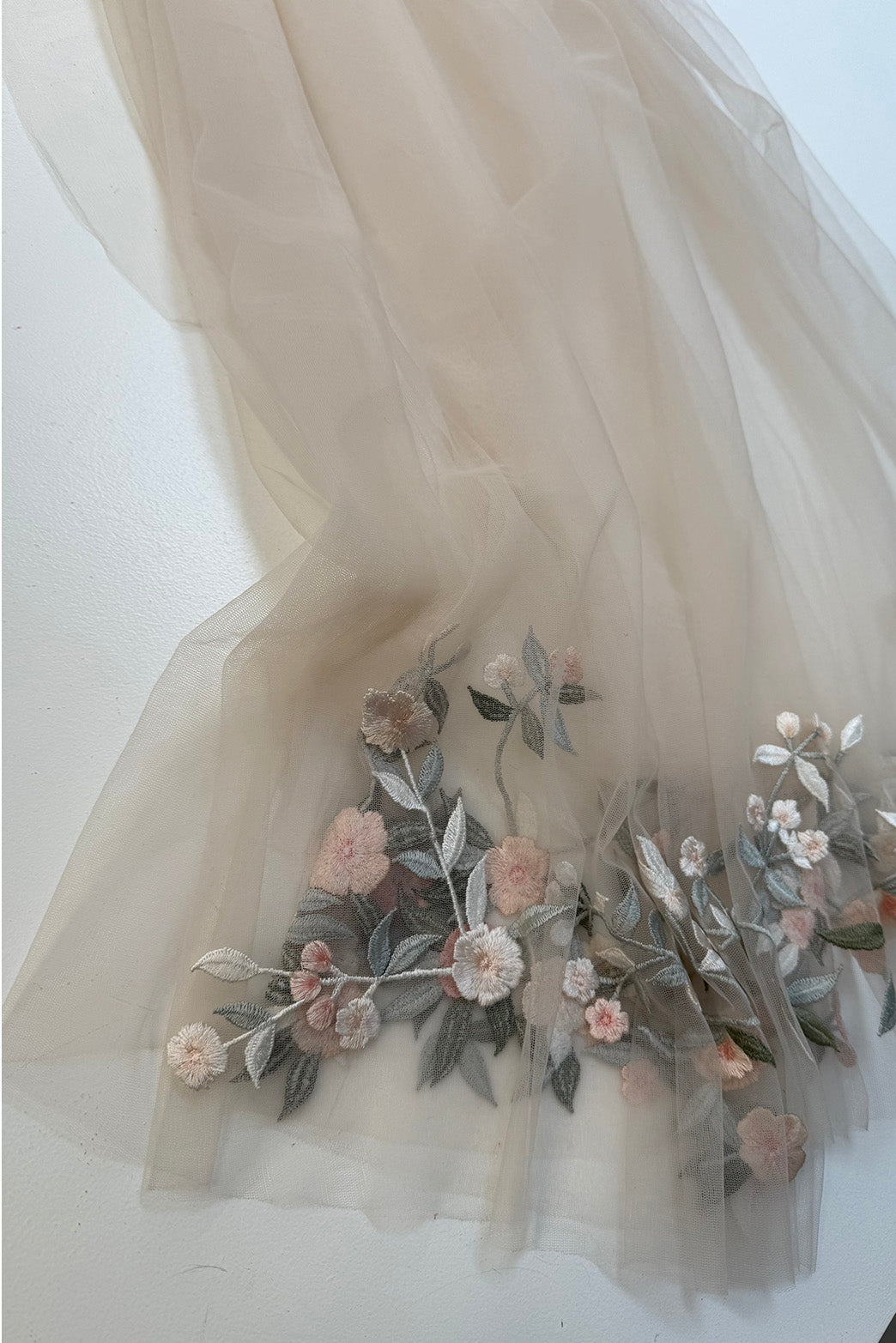 Archive Miniature Rose Veil 'Botticelli Garden' Hip Length