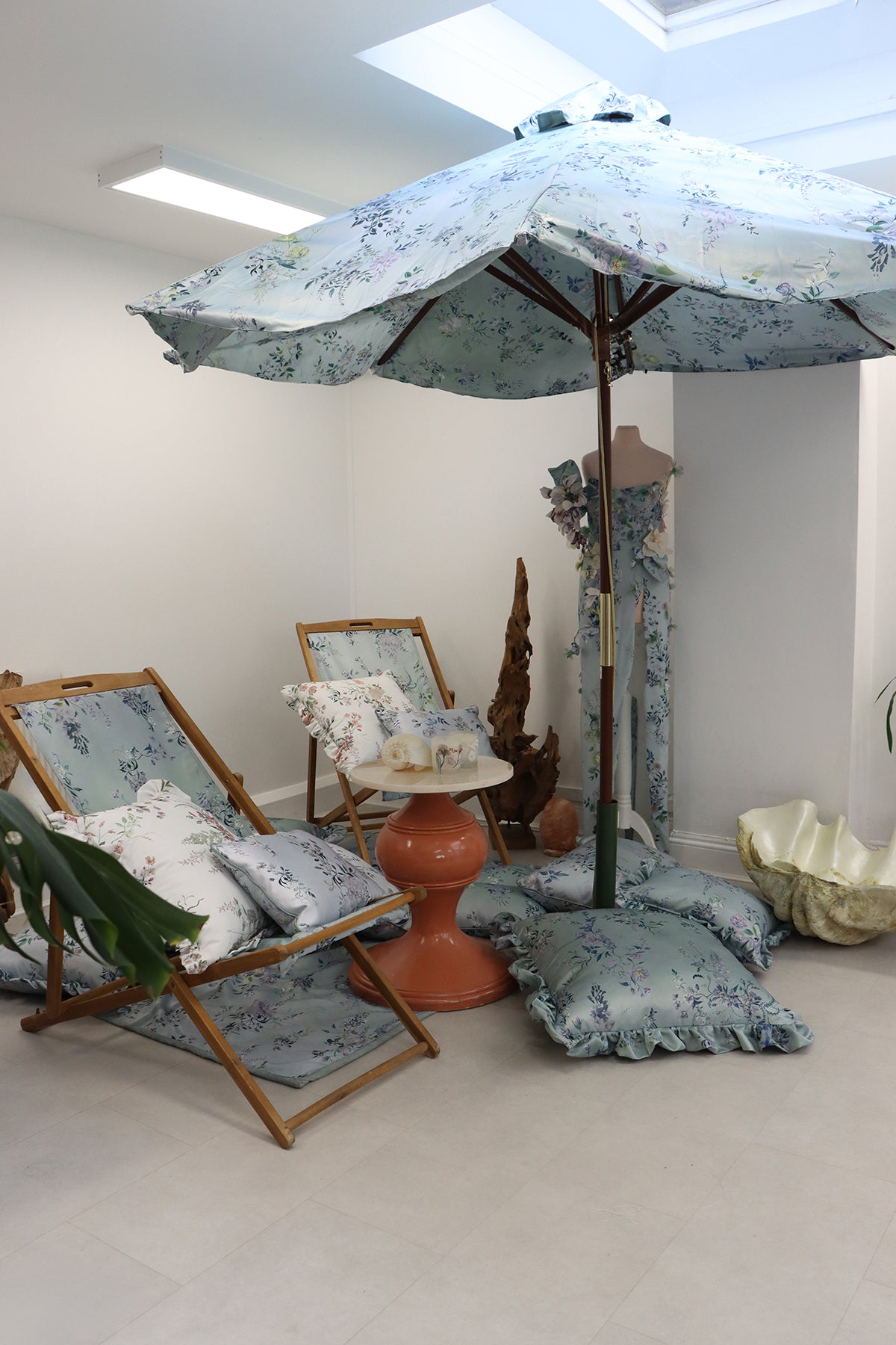 Wisteria & Peony Rose LARGE Sun Parasol & 2x Deck Chairs - GARDEN WEDDING - NEW