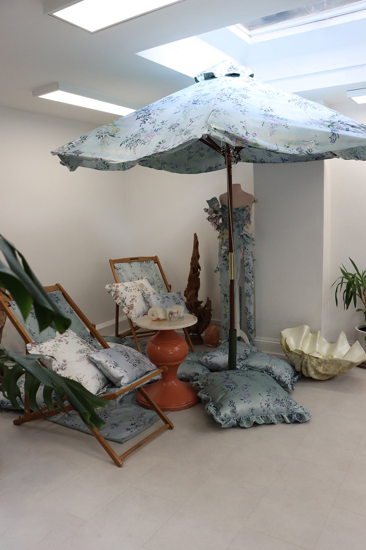 Wisteria & Peony Rose LARGE Sun Parasol & 2x Deck Chairs - GARDEN WEDDING - NEW