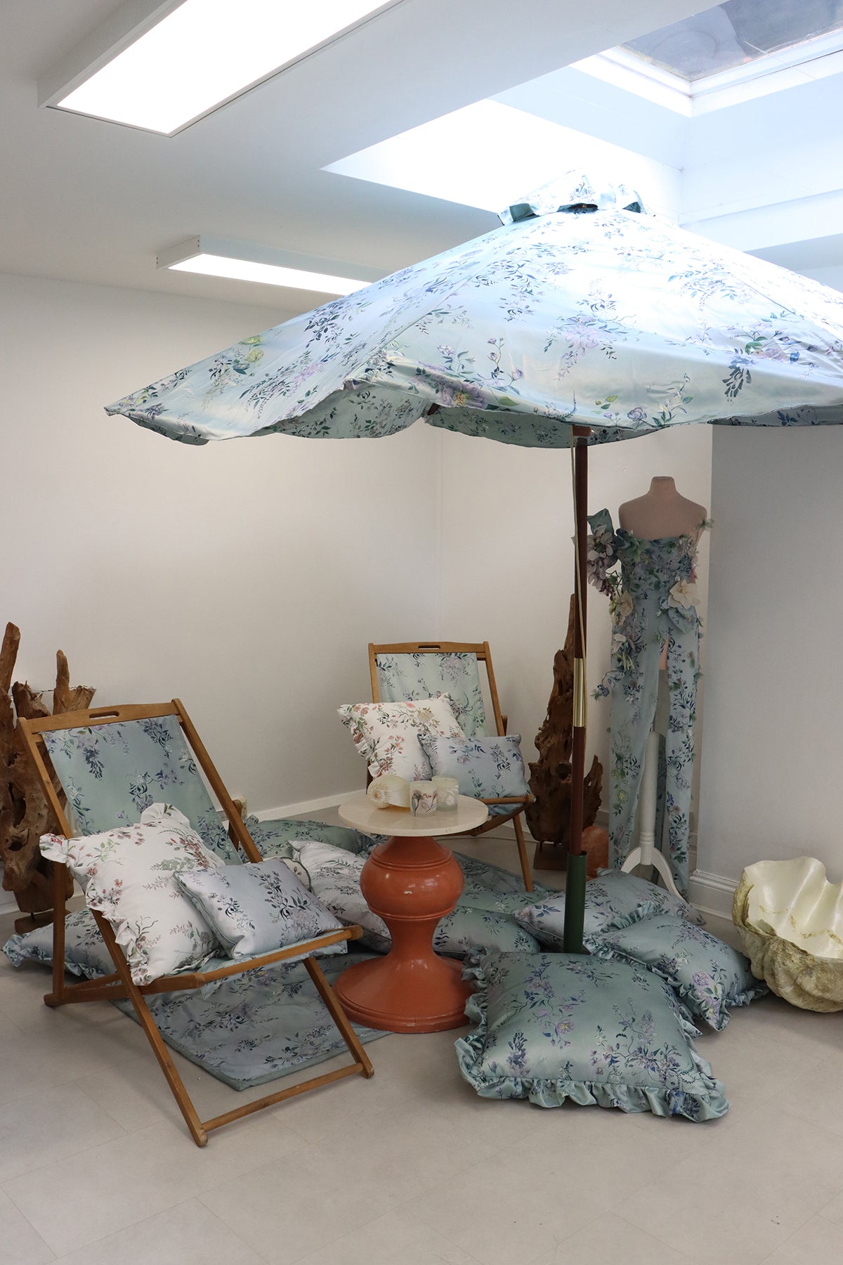 Wisteria & Peony Rose LARGE Sun Parasol & 2x Deck Chairs - GARDEN WEDDING - NEW