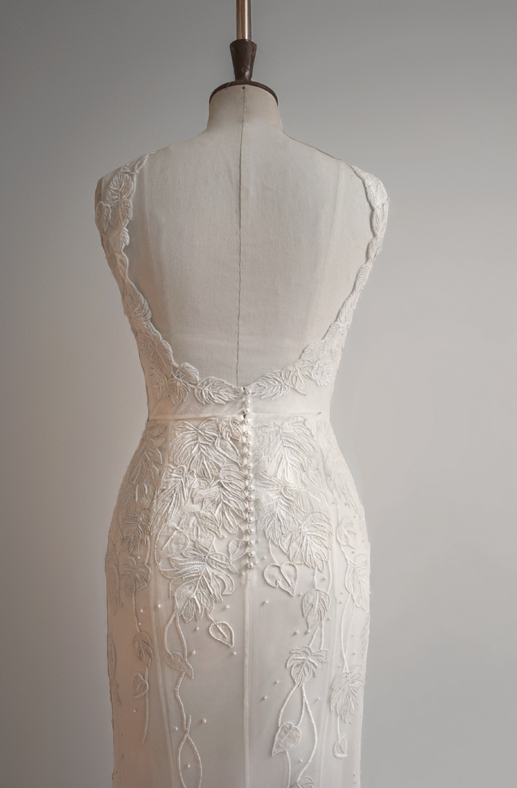 Monstera Racer Neck SL Gown Floral White