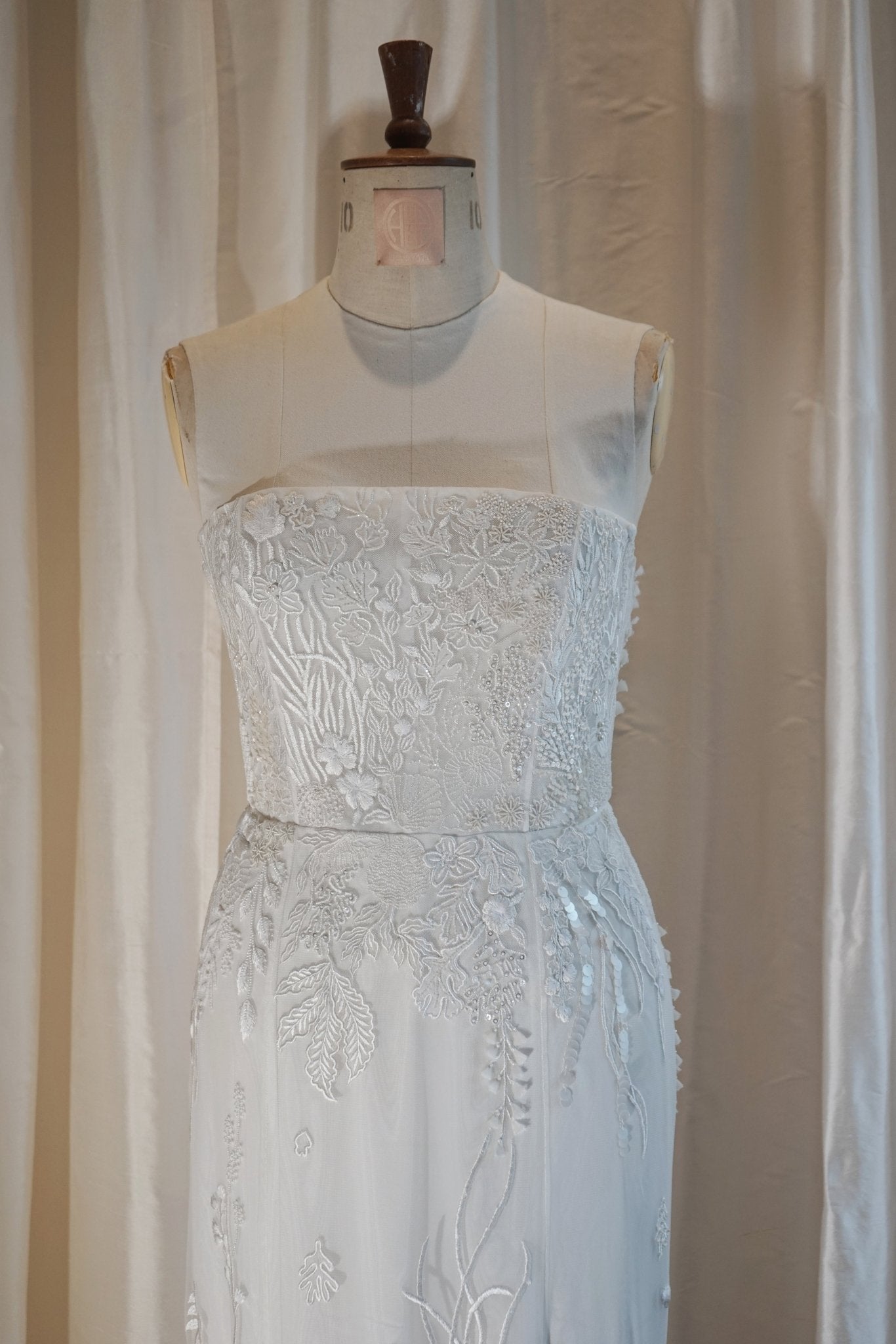 hermione - de - paula - Archive Seascape Straight Bodice SL Gown Moonlight White - New Sample Never Worn - botanical - couture