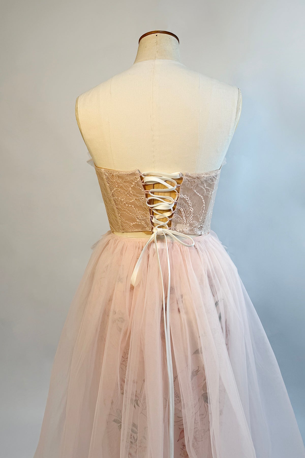 hermione - de - paula - Archive 'Wisteria Rose Dreamscape' in 'Cupid’s Pink Cloud' - botanical - couture