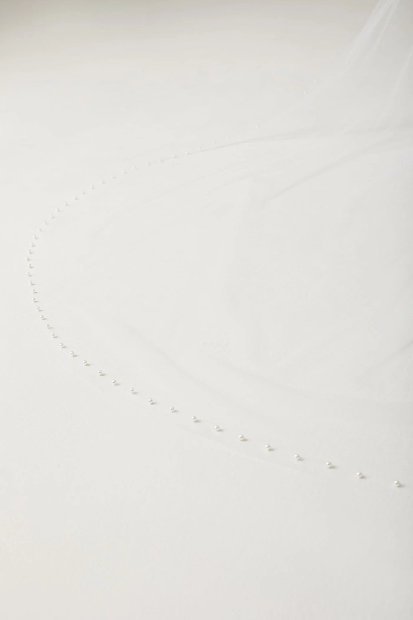 Pearl Edge Abbey Wide Veil Floral White