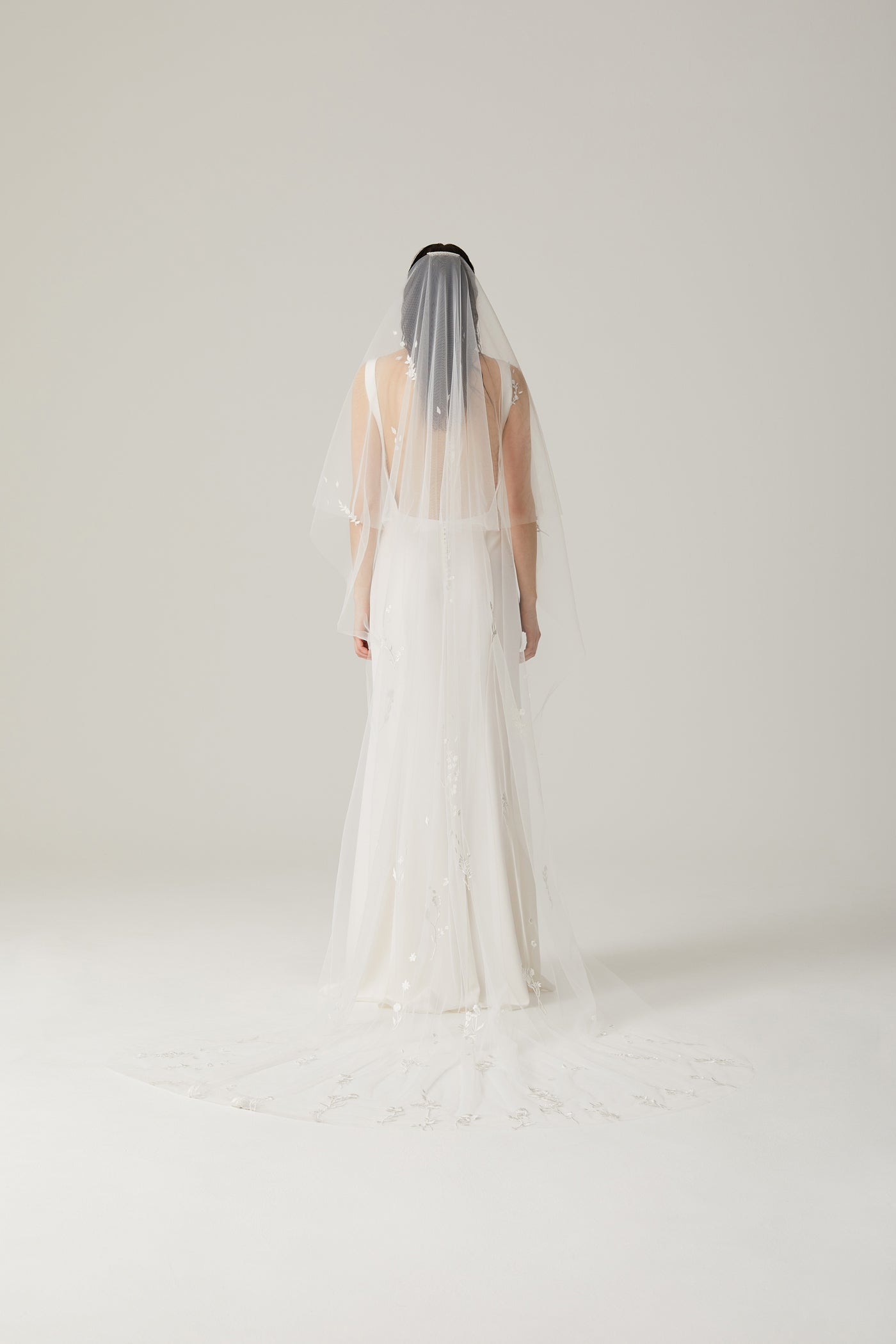 Wildflower Scatter Abbey Wide Veil Floral White