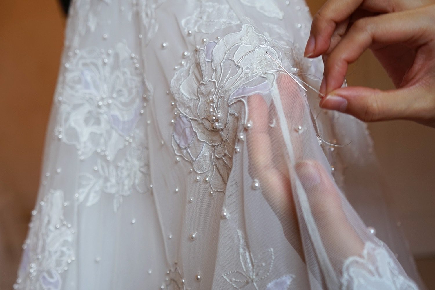 hermione-de-paula-couture-stories-alli-couture-finishings-4