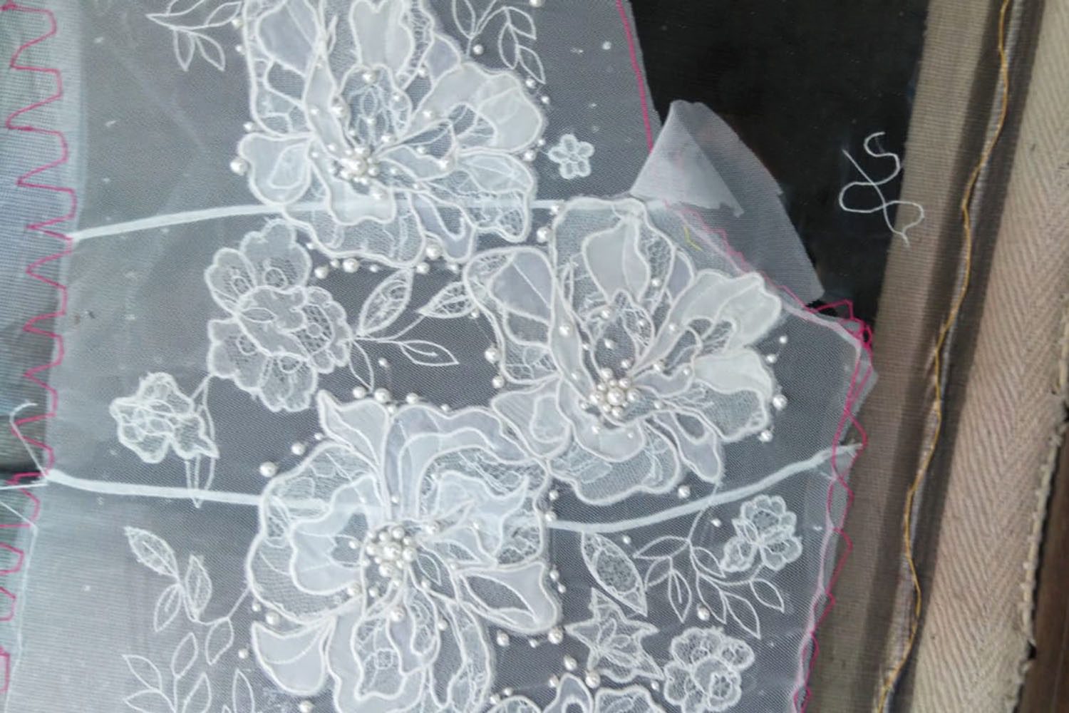 hermione-de-paula-couture-stories-alli-embroidery-work-4