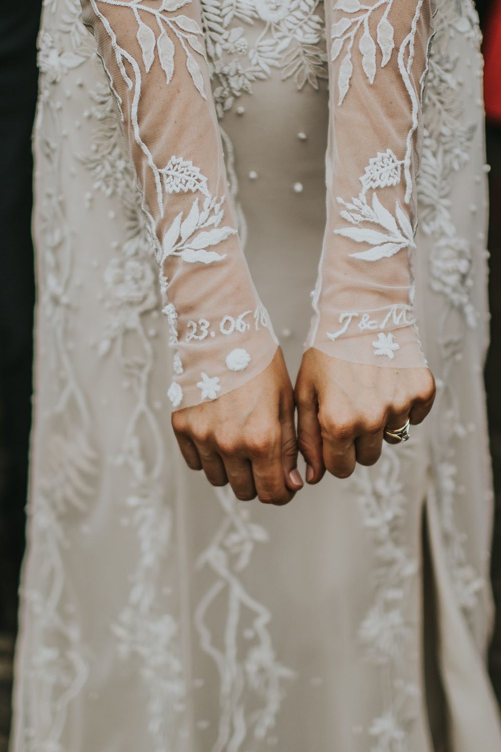 hermione-de-paula-sentimental-cuffs-embroidery-3