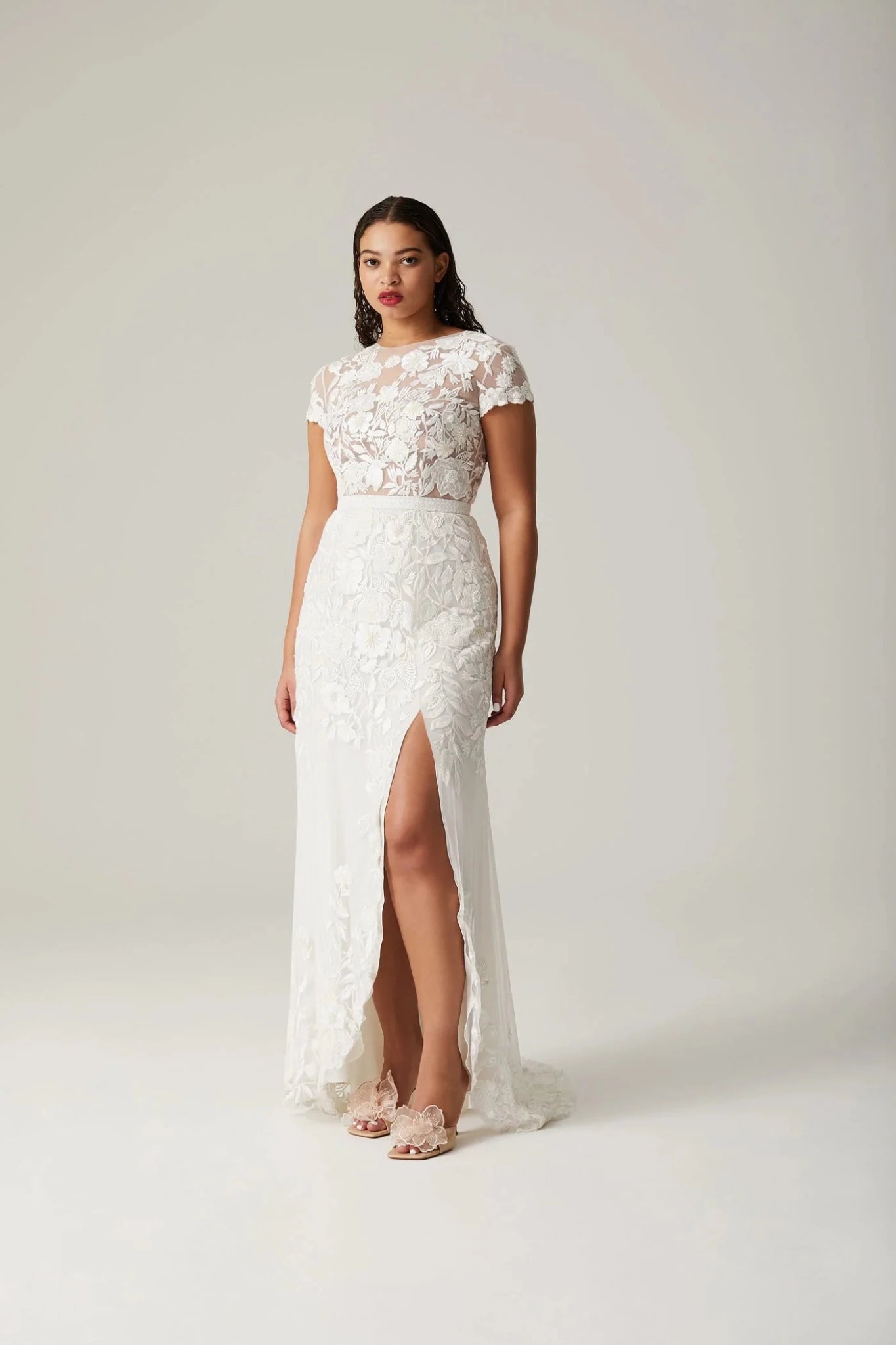hermione - de - paula - Wild Rose Open Back Cap Sleeve SL Gown Floral White - botanical - couture