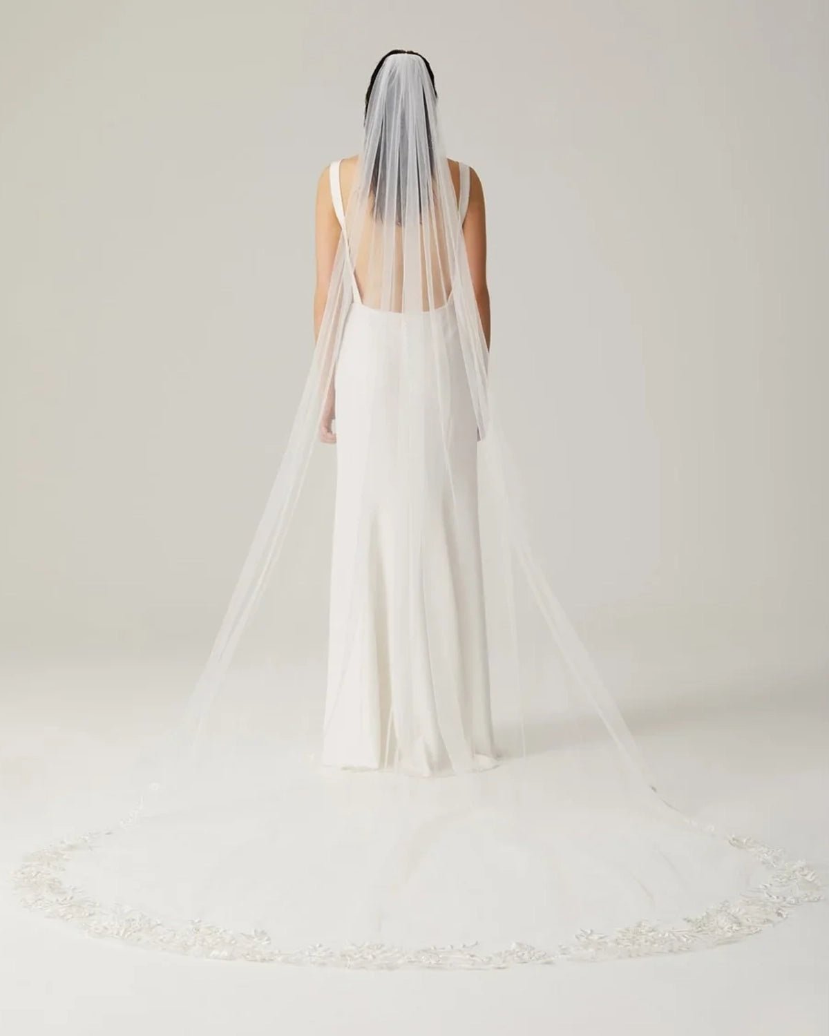 hermione-de-paula-Wisteria Rose Border Abbey Length Veil | Floral White-botanical-couture