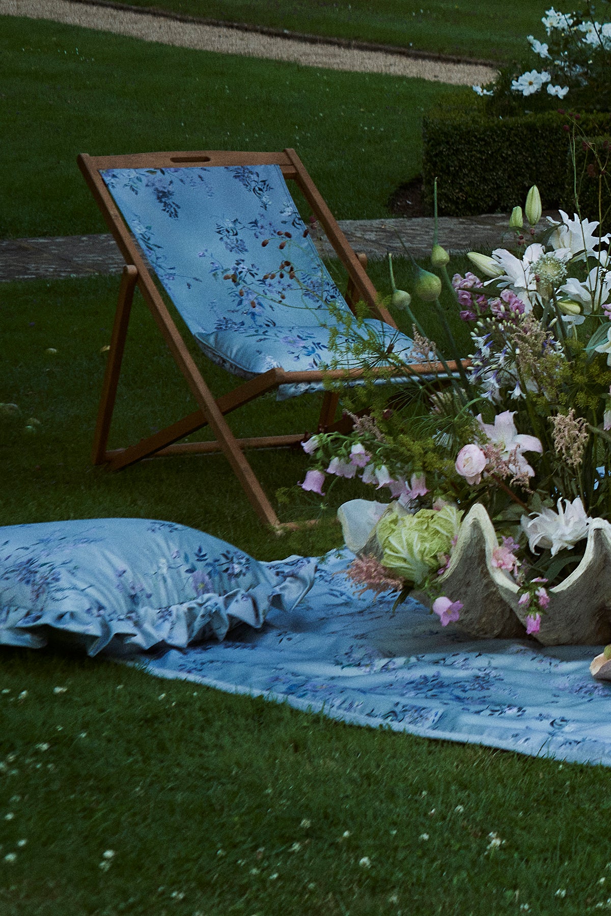 Wisteria & Peony Rose LARGE Sun Parasol & 2x Deck Chairs - GARDEN WEDDING - NEW