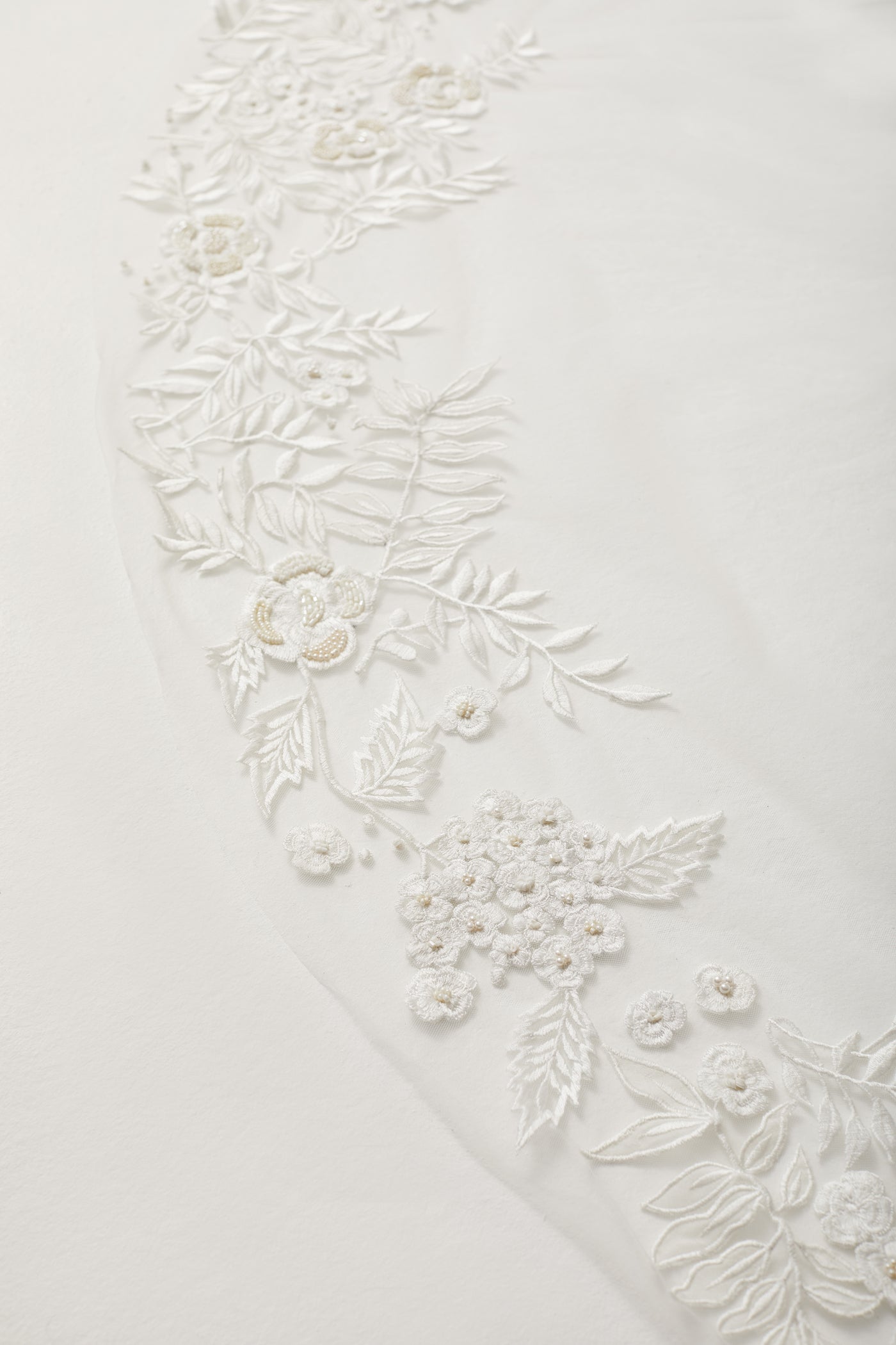 Wisteria Rose Border Veil | Hermione de Paula Bridal Boutique