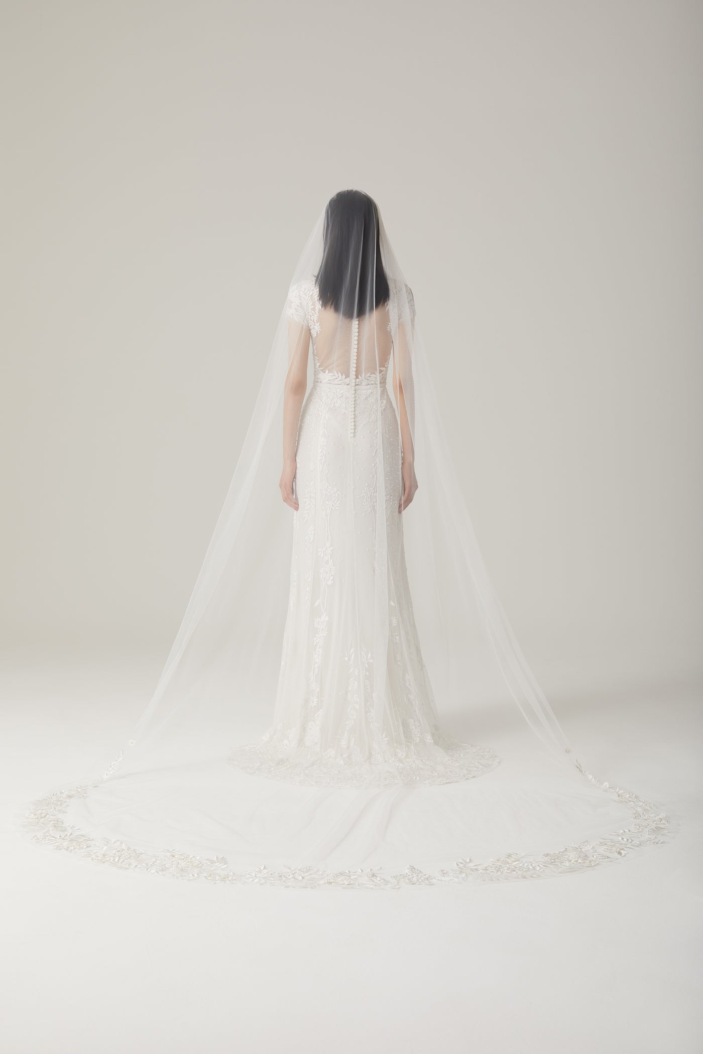 Wisteria Rose Border Veil | Hermione de Paula Bridal Boutique