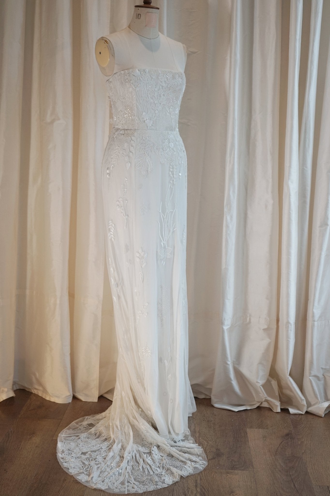 hermione - de - paula - Archive Seascape Straight Bodice SL Gown Moonlight White - New Sample Never Worn - botanical - couture