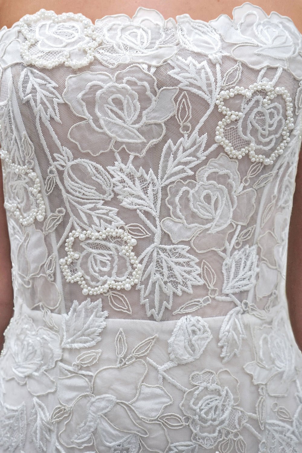 hermione - de - paula - Archive Wild Rose Pearl Beaded Tassel SL Mini Gown Floral White - New Sample Never Worn - botanical - couture