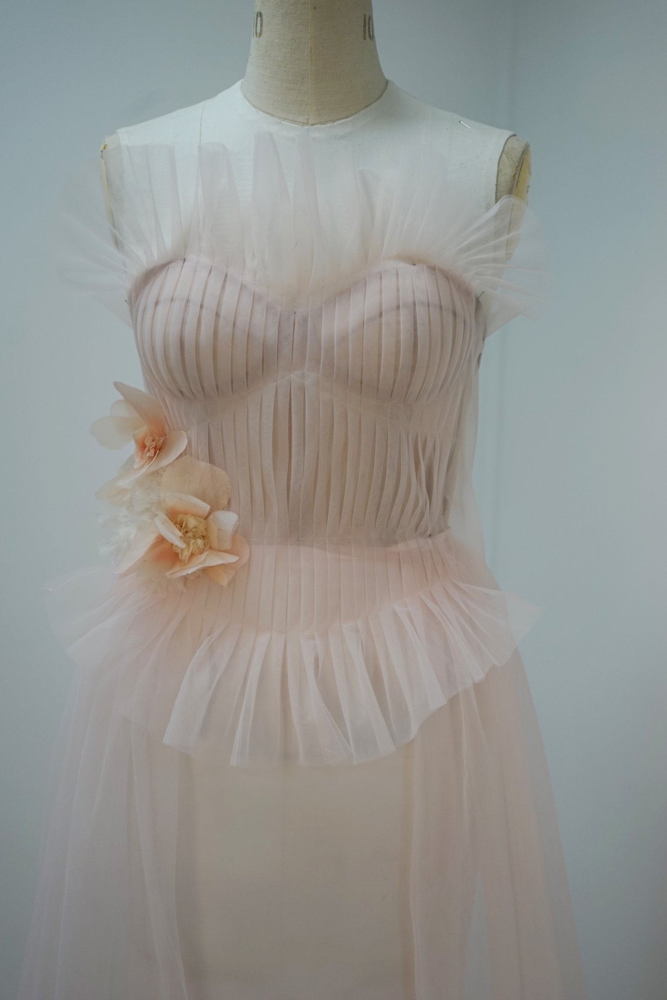 hermione - de - paula - Archive 'Wisteria Rose Dreamscape' in 'Cupid’s Pink Cloud' - 3 piece set - botanical - couture