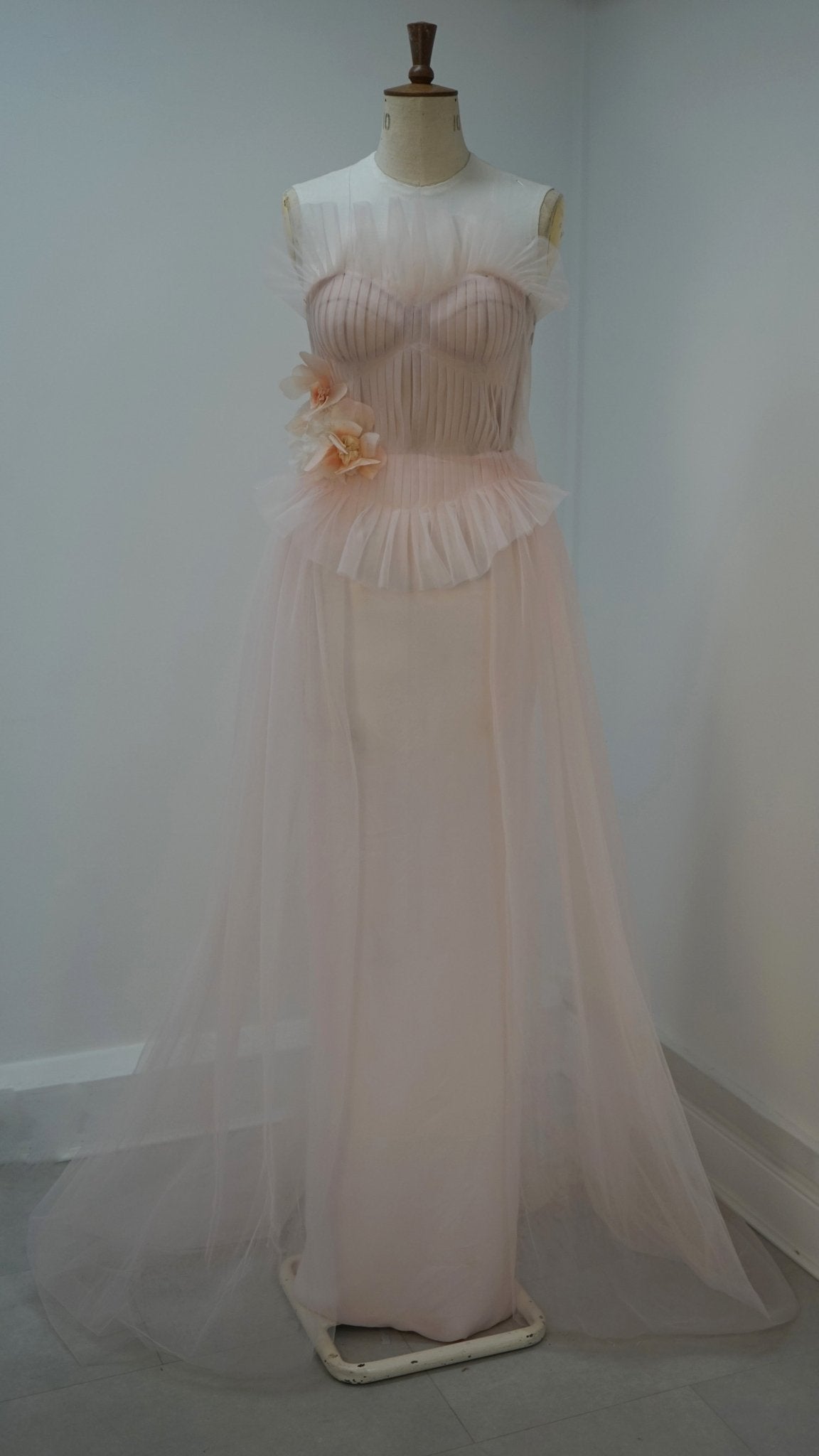 hermione - de - paula - Archive 'Wisteria Rose Dreamscape' in 'Cupid’s Pink Cloud' - 3 piece set - botanical - couture