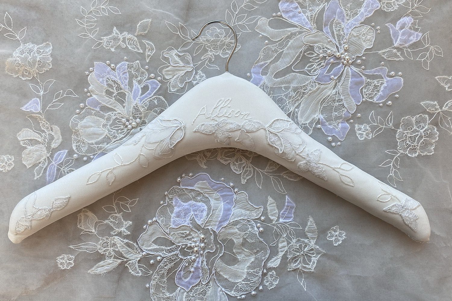 hermione-de-paula-couture-stories-alli-finishing-touches-3