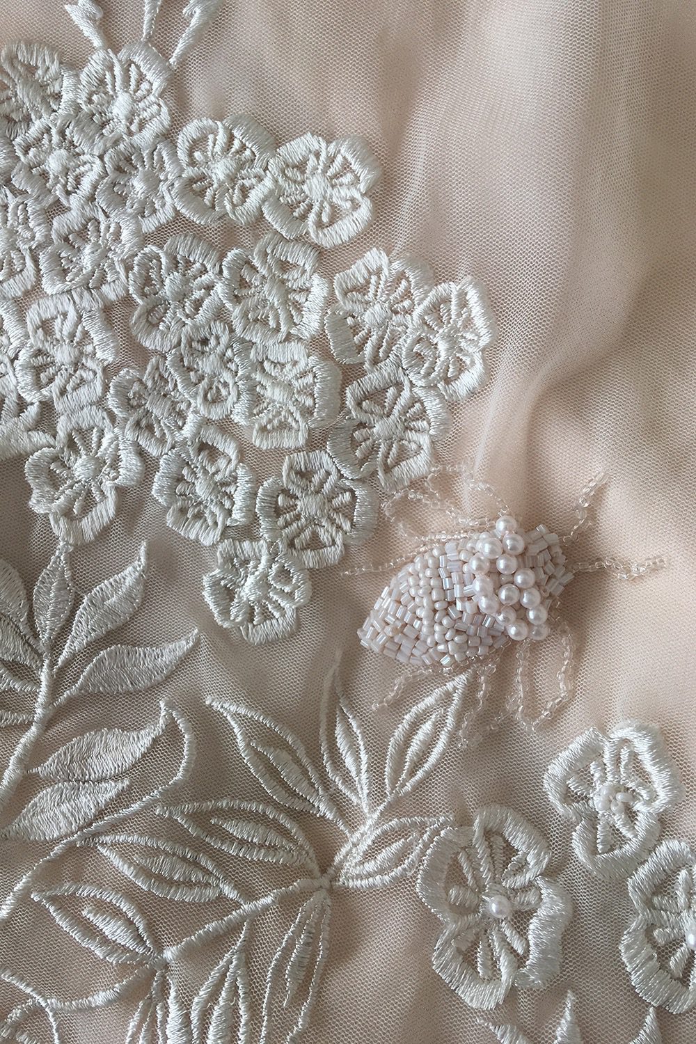 hermione-de-paula-in-the-flowers-embroidery-4