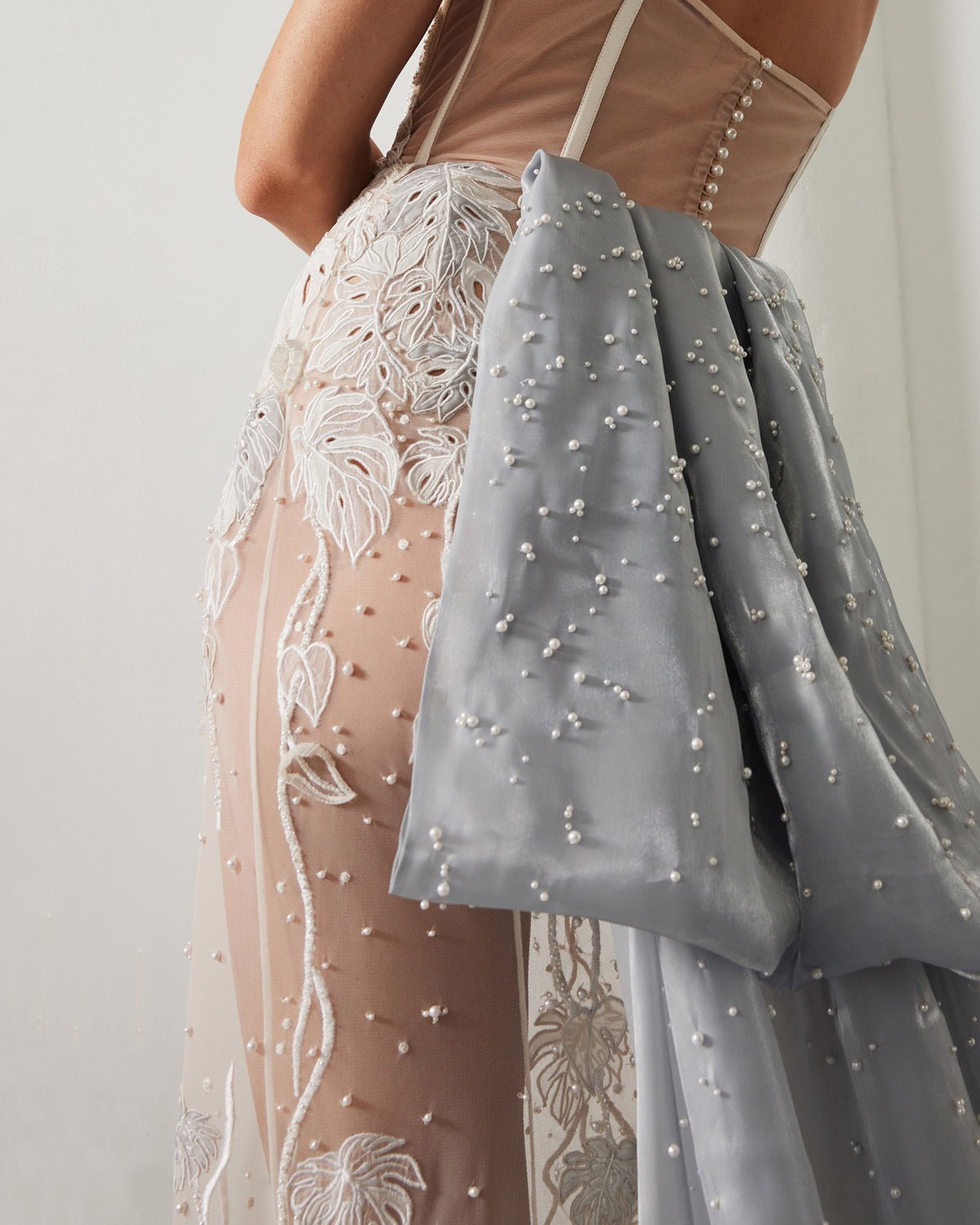 hermione-de-paula-Monstera Eclipse Gown-botanical-couture