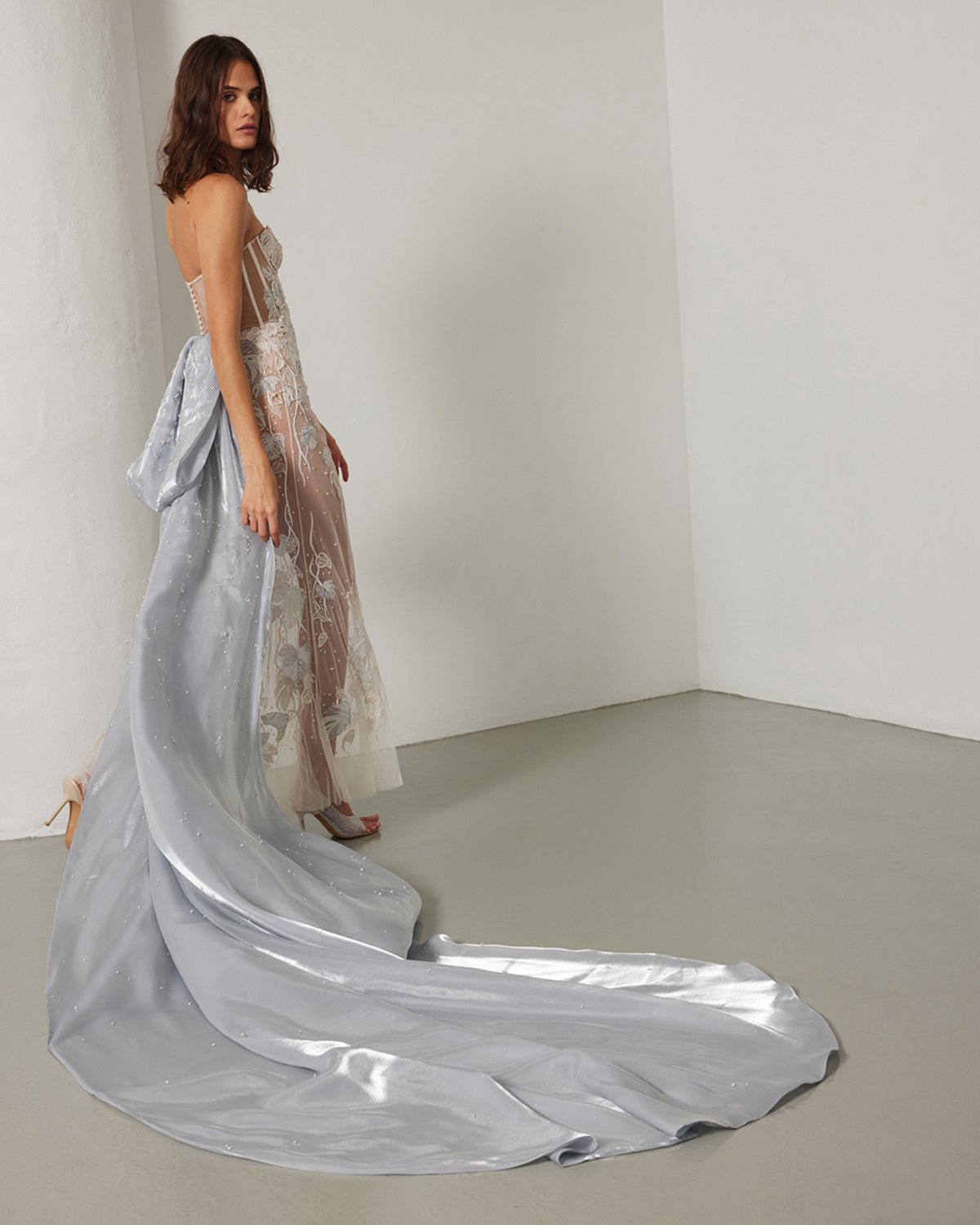 hermione-de-paula-Monstera Eclipse Gown-botanical-couture