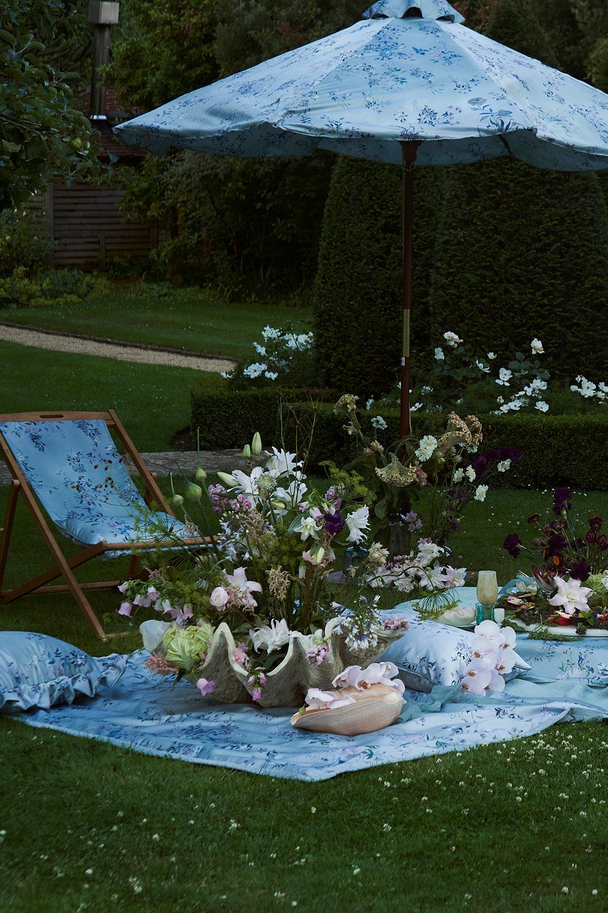 hermione - de - paula - Wisteria & Peony Rose LARGE Sun Parasol & 2x Deck Chairs - GARDEN WEDDING - NEW - botanical - couture