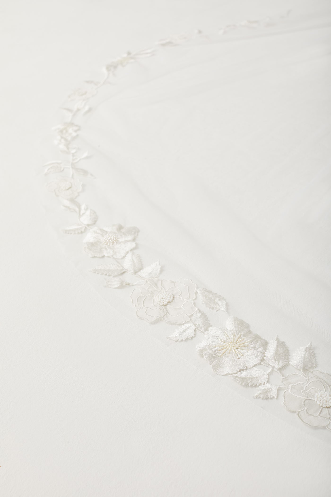 Wild Rose Vine | Floral White | Hermione de Paula Bridal Boutique