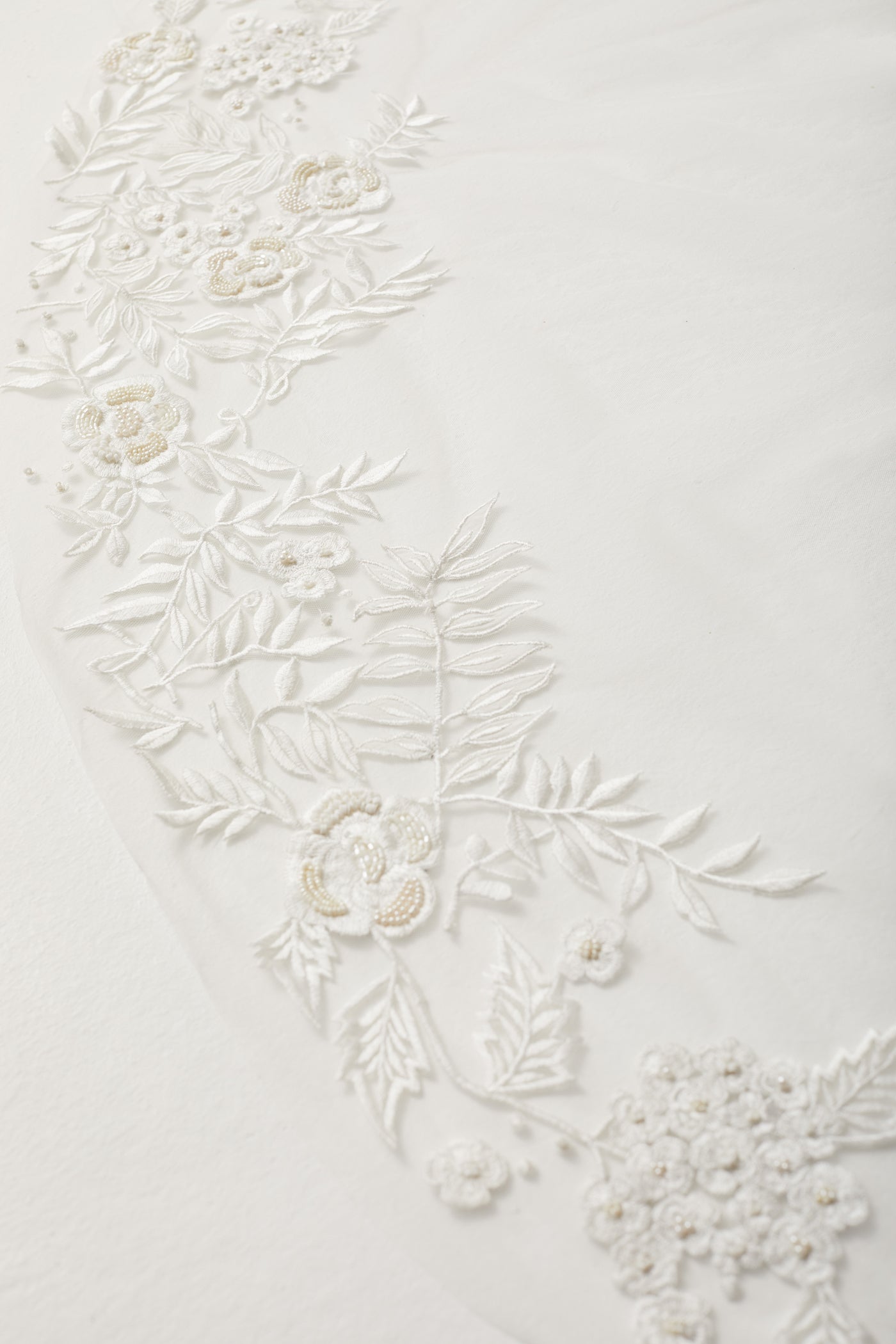 Wisteria Rose Border | Floral White | Hermione de Paula Bridal Boutique