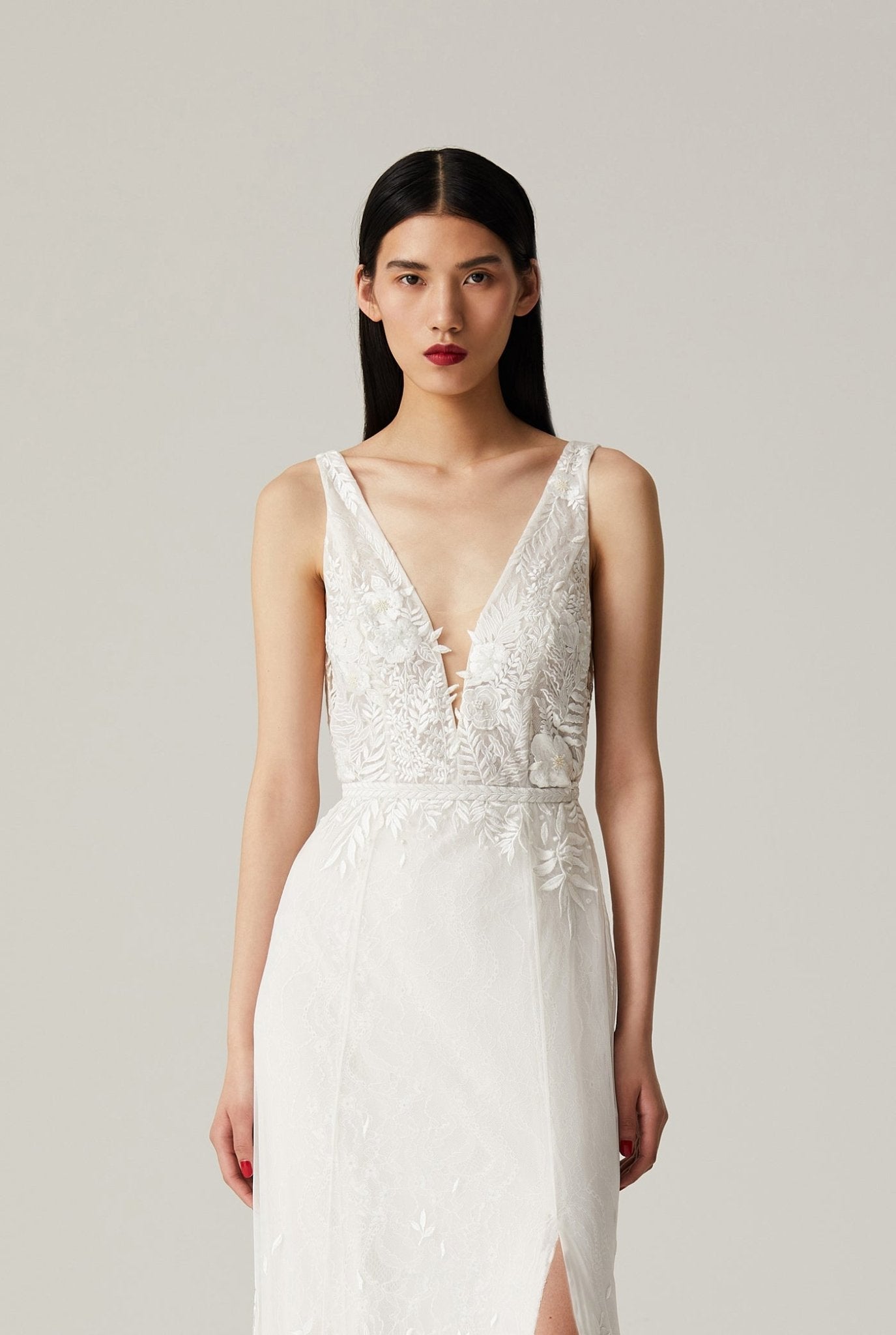 hermione-de-paula-Fern and Rose Slim Fit Illusion V Open Square Back SL Forest Hem Gown Floral White-botanical-couture