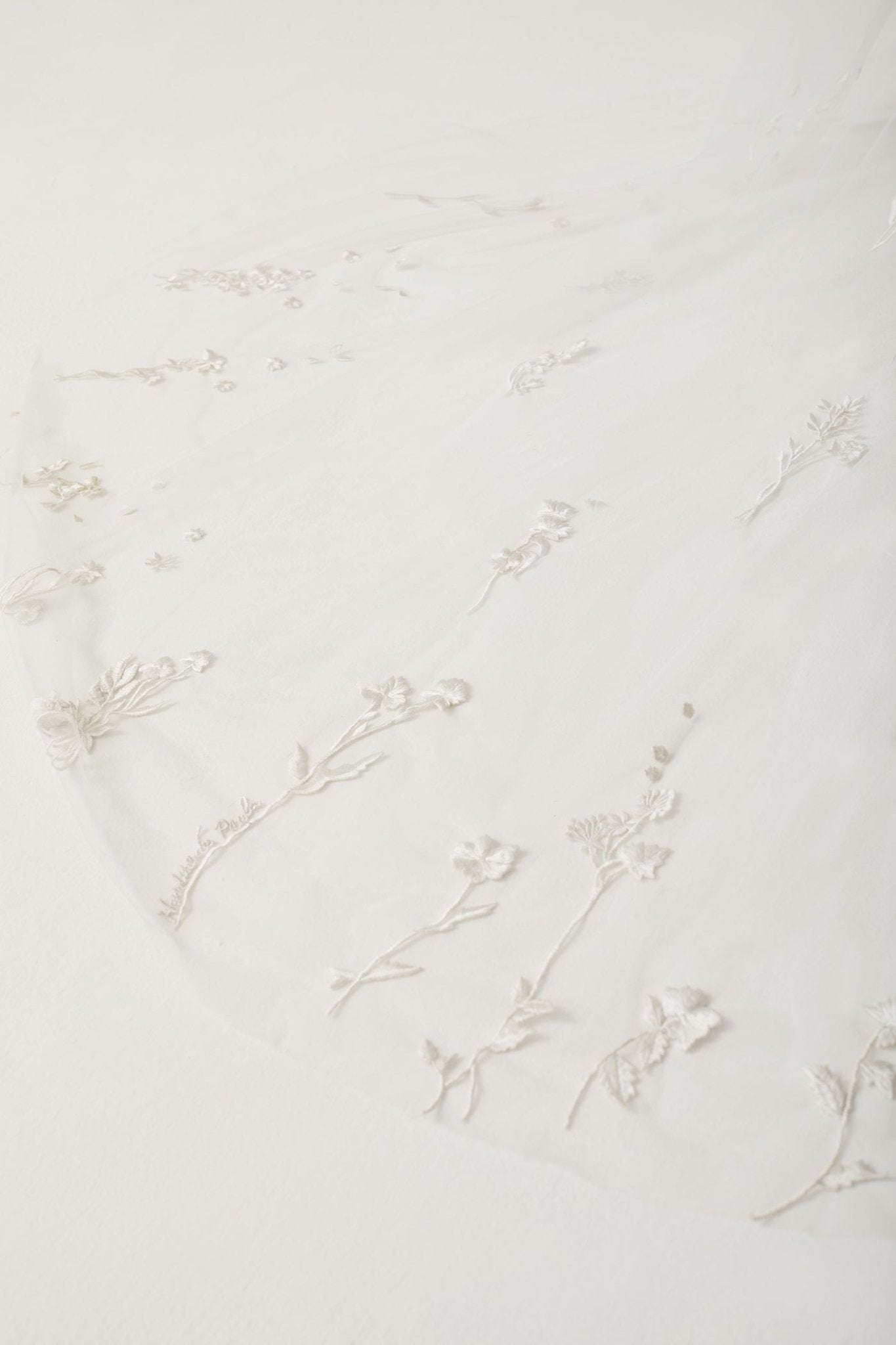 hermione - de - paula - Wildflower Scatter Abbey Wide Veil Floral White - botanical - couture