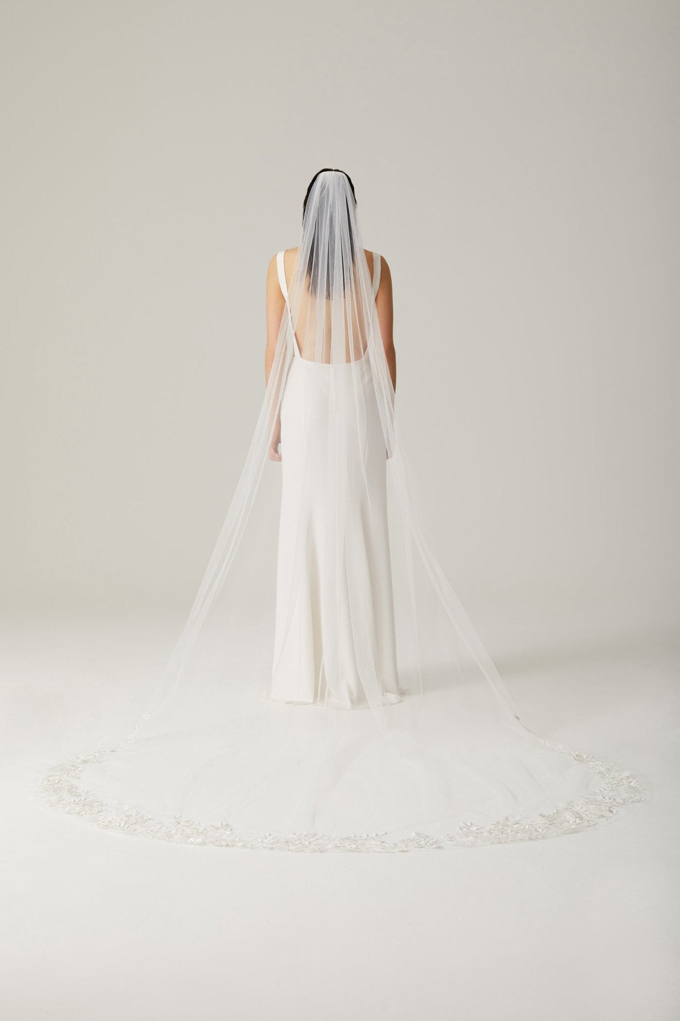 hermione - de - paula - Wisteria Rose Border Abbey Wide Veil Floral White - botanical - couture